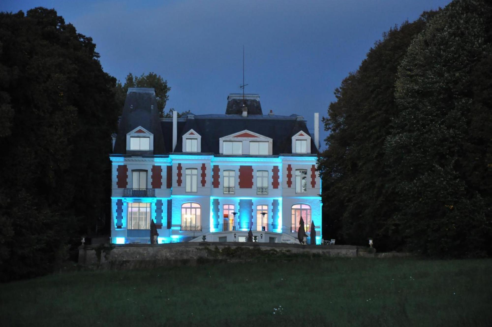 Chateau Des Fougeres Sur Villa *